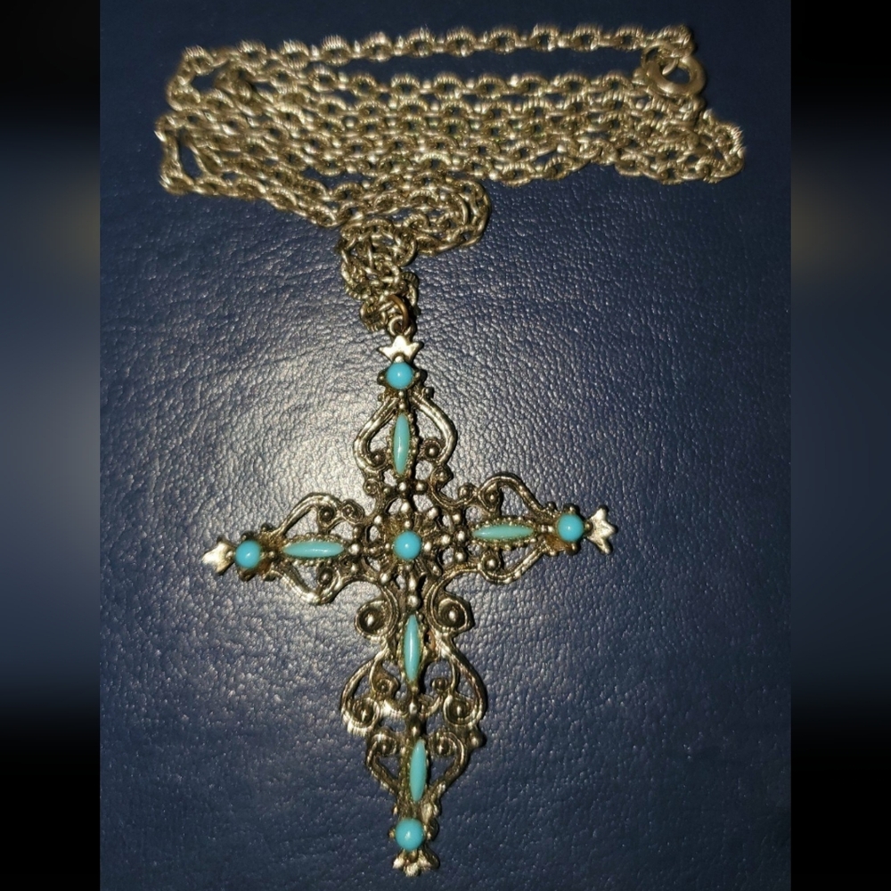 Decorative Silver Tone Cross Necklace